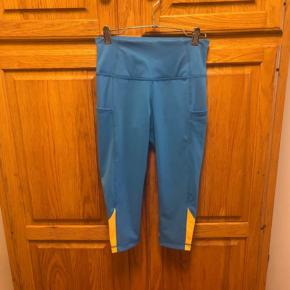 Womens brooks crop tight capri leggings